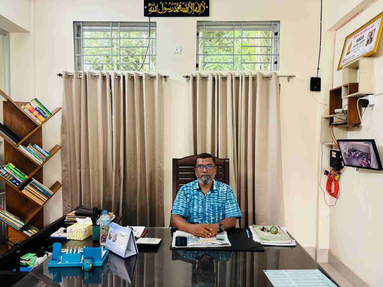 অধ্যক্ষ (ভারপ্রাপ্ত)<